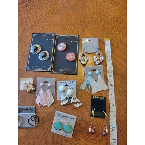 NWD Lot of Pair of Pierced Earrings 80s 90s Vintage Enamel Variety Styles - Picture 9 of 10